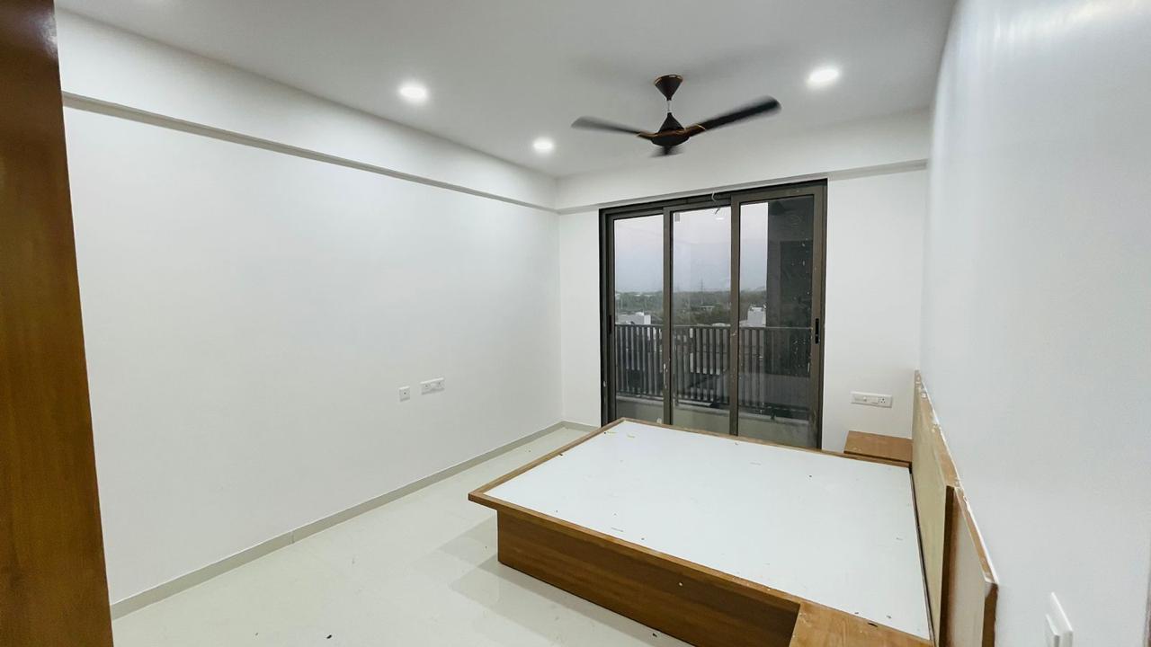 2 bhk semi furnished flat rent
